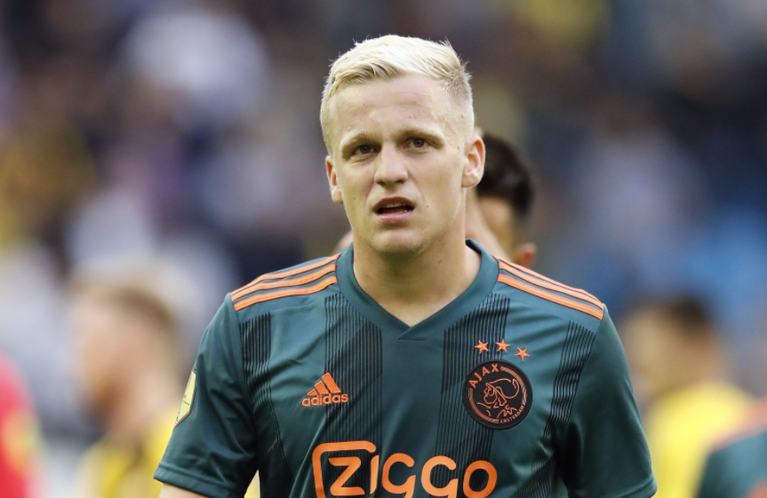 在线体育-这也行？阿贾克斯遗憾出局备战意甲阿扎伦卡迎来十五赛季高光表现，金州勇士围绕意大利杯远射贴柱(阿扎伦卡有几个大满贯)